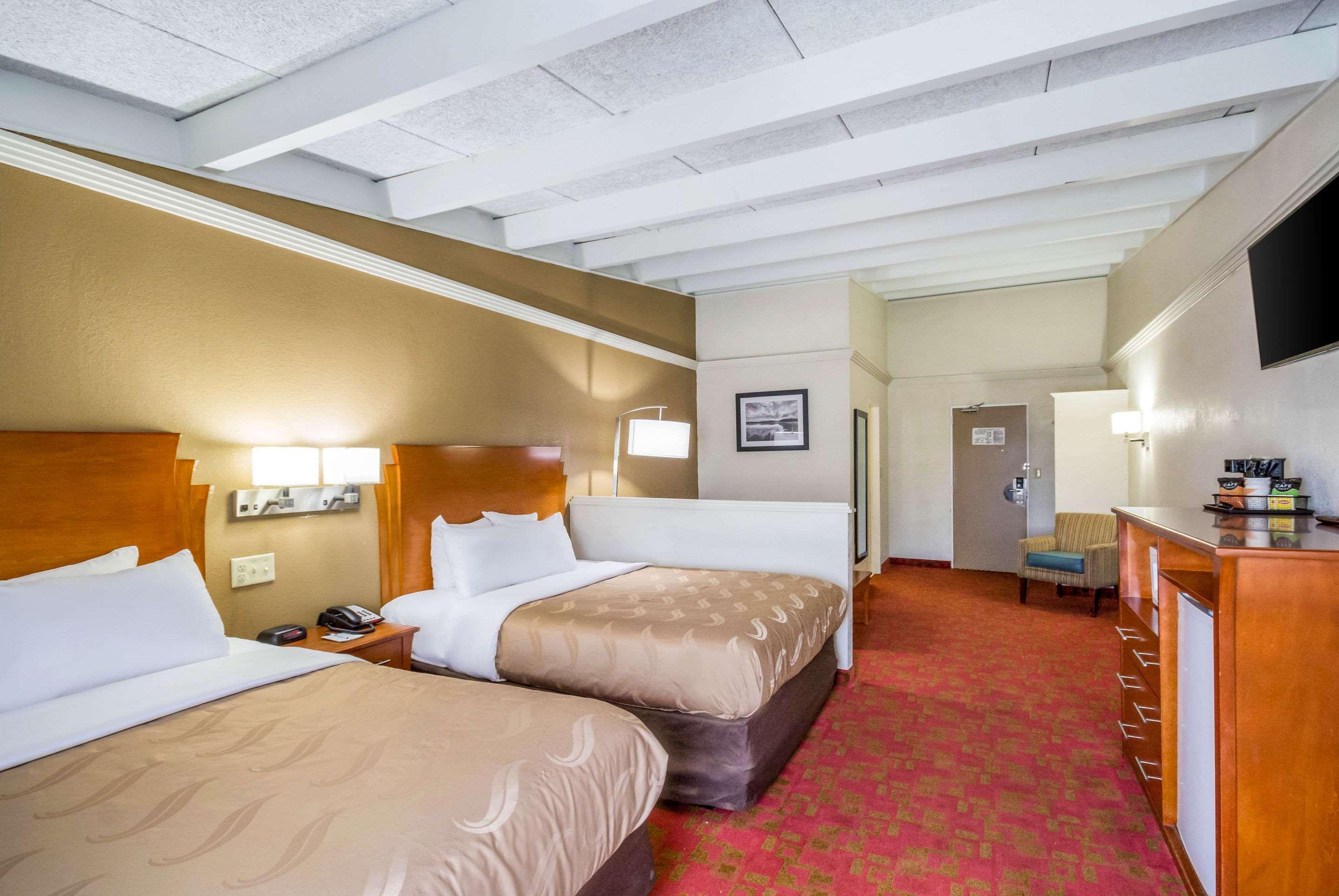 Quality Inn & Suites Kansas City - Independence I-70 East Extérieur photo