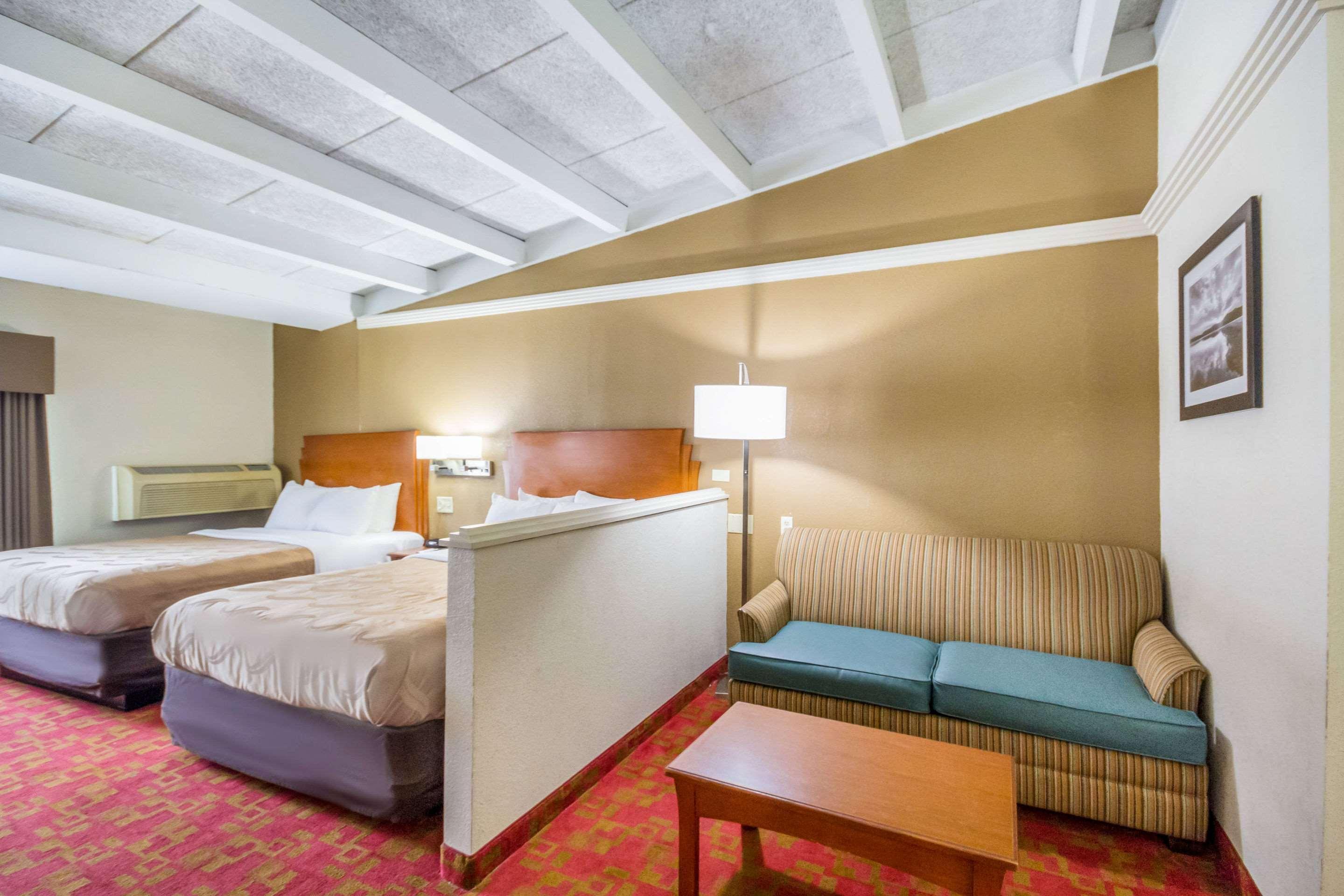 Quality Inn & Suites Kansas City - Independence I-70 East Extérieur photo