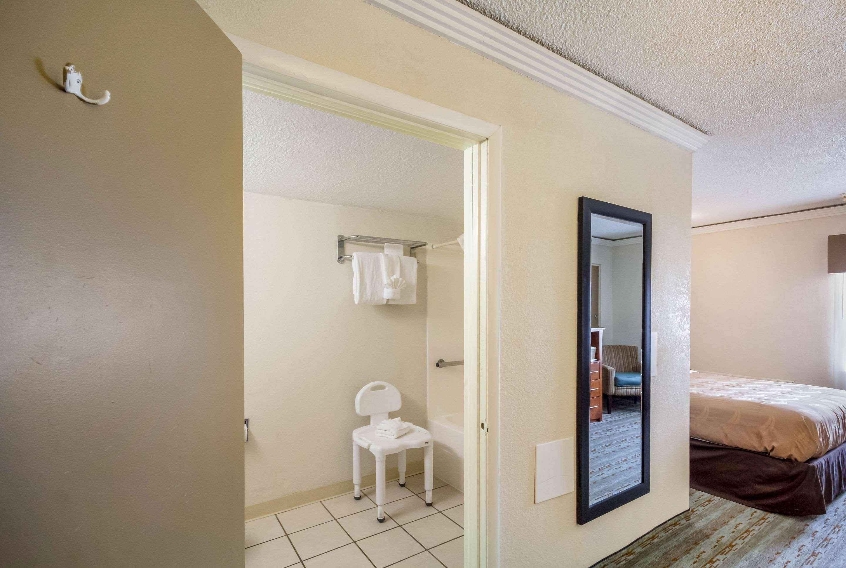 Quality Inn & Suites Kansas City - Independence I-70 East Extérieur photo