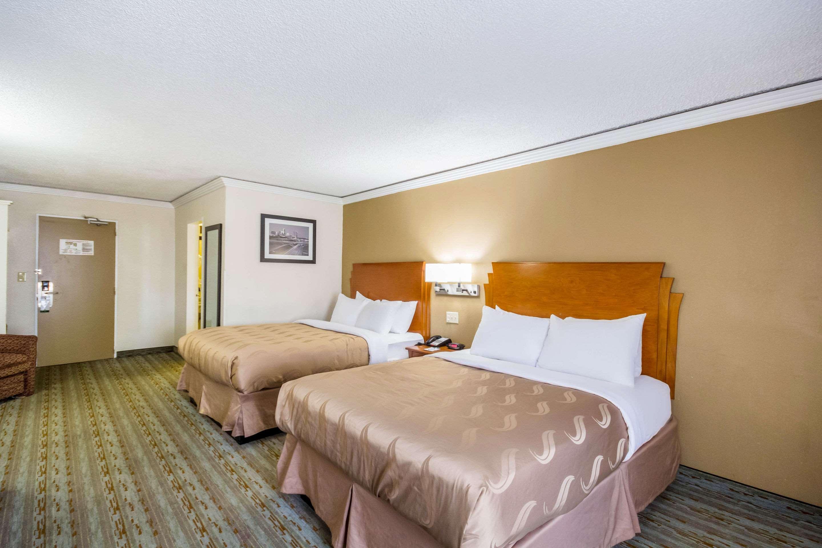 Quality Inn & Suites Kansas City - Independence I-70 East Extérieur photo