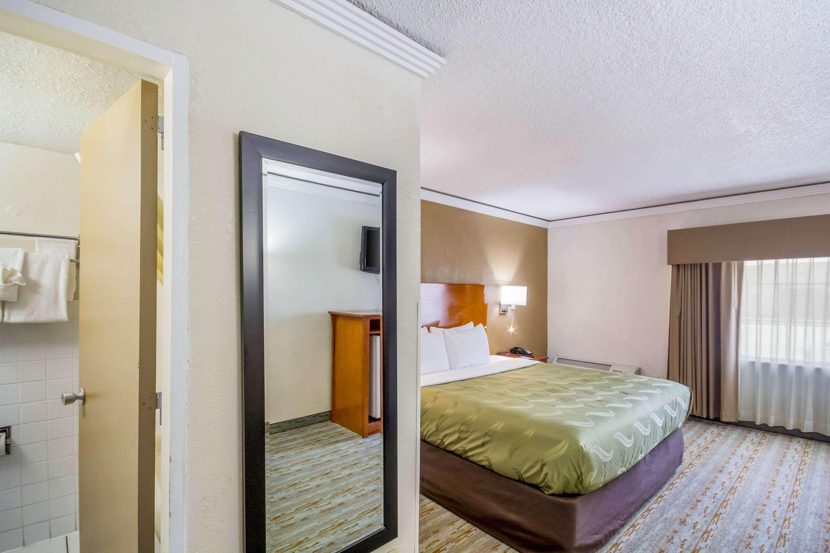 Quality Inn & Suites Kansas City - Independence I-70 East Extérieur photo