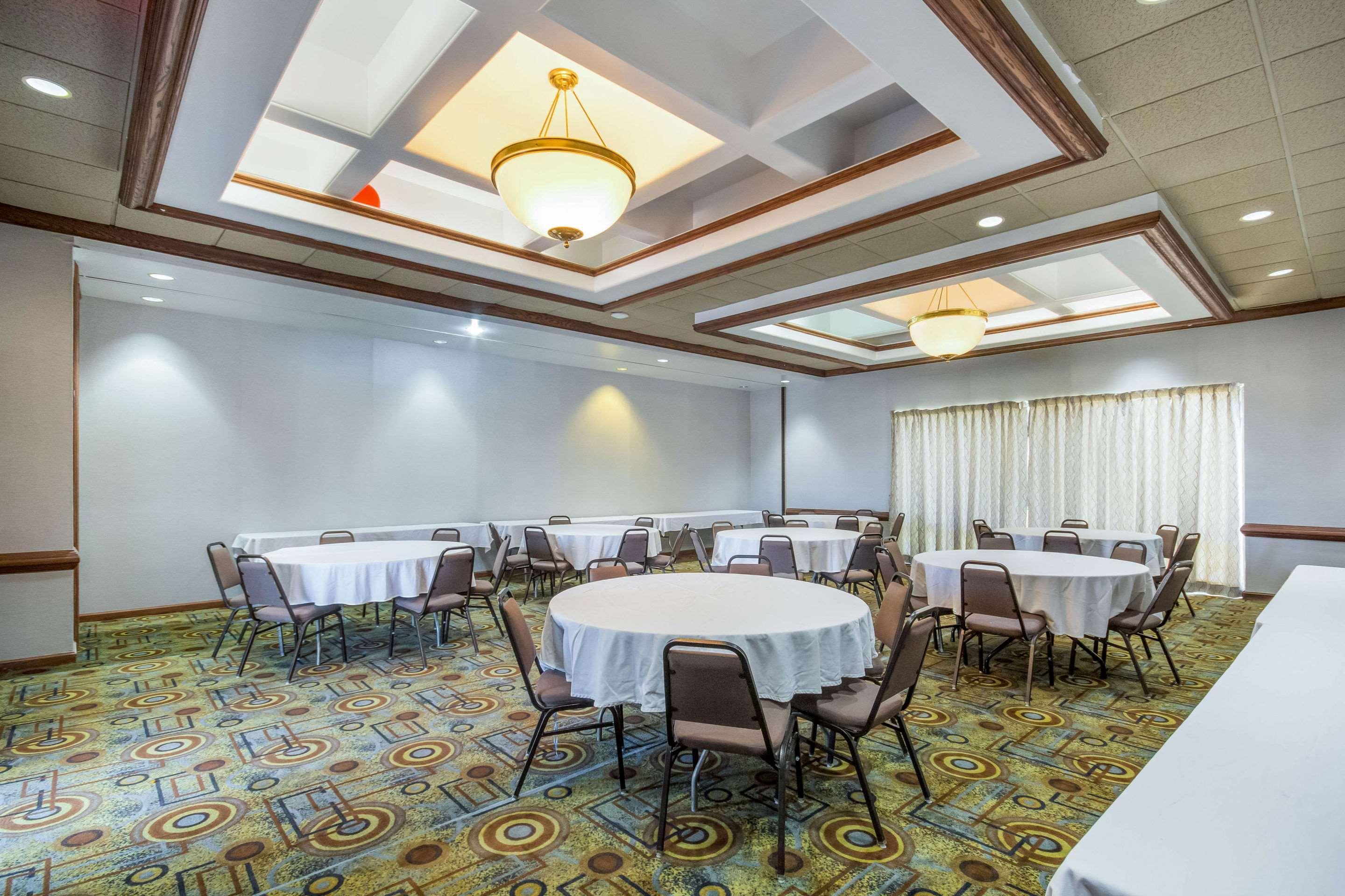 Quality Inn & Suites Kansas City - Independence I-70 East Extérieur photo