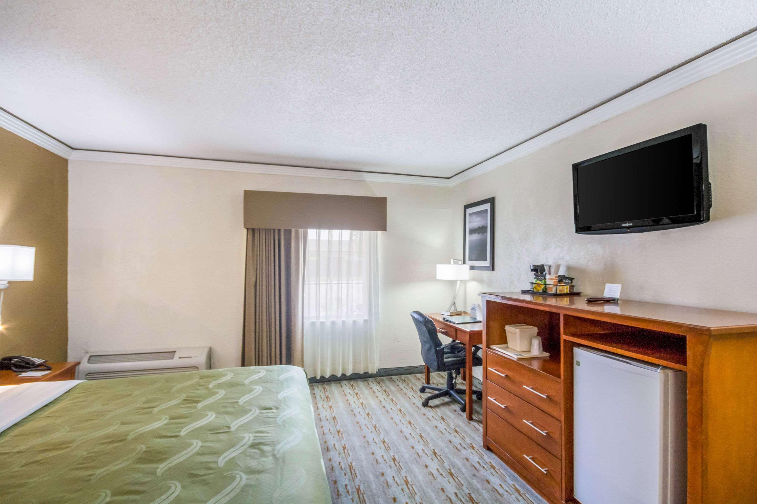 Quality Inn & Suites Kansas City - Independence I-70 East Extérieur photo