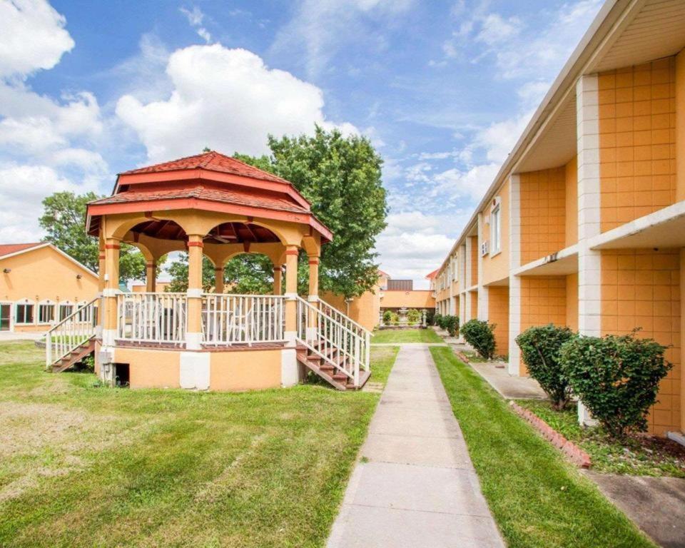 Quality Inn & Suites Kansas City - Independence I-70 East Extérieur photo