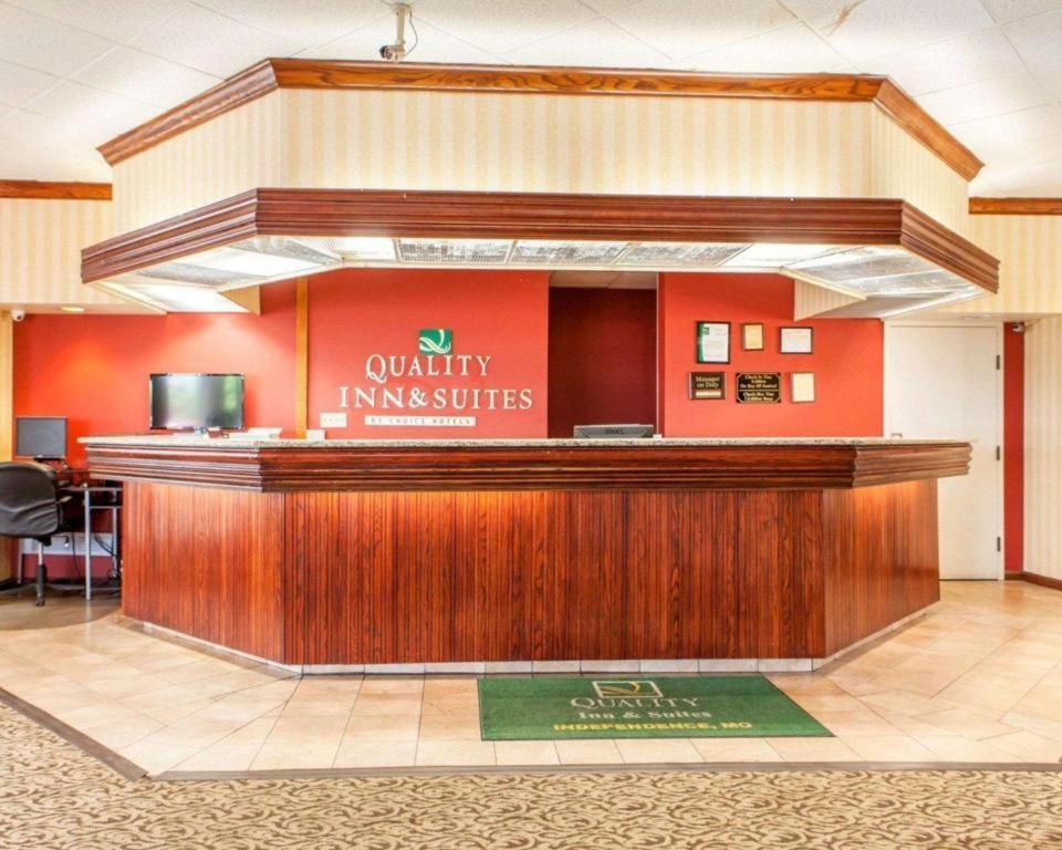 Quality Inn & Suites Kansas City - Independence I-70 East Extérieur photo