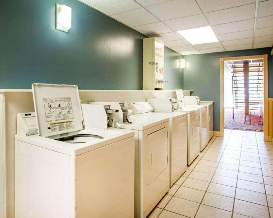 Quality Inn & Suites Kansas City - Independence I-70 East Extérieur photo