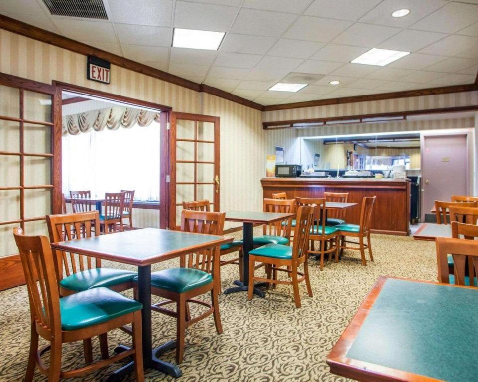 Quality Inn & Suites Kansas City - Independence I-70 East Extérieur photo