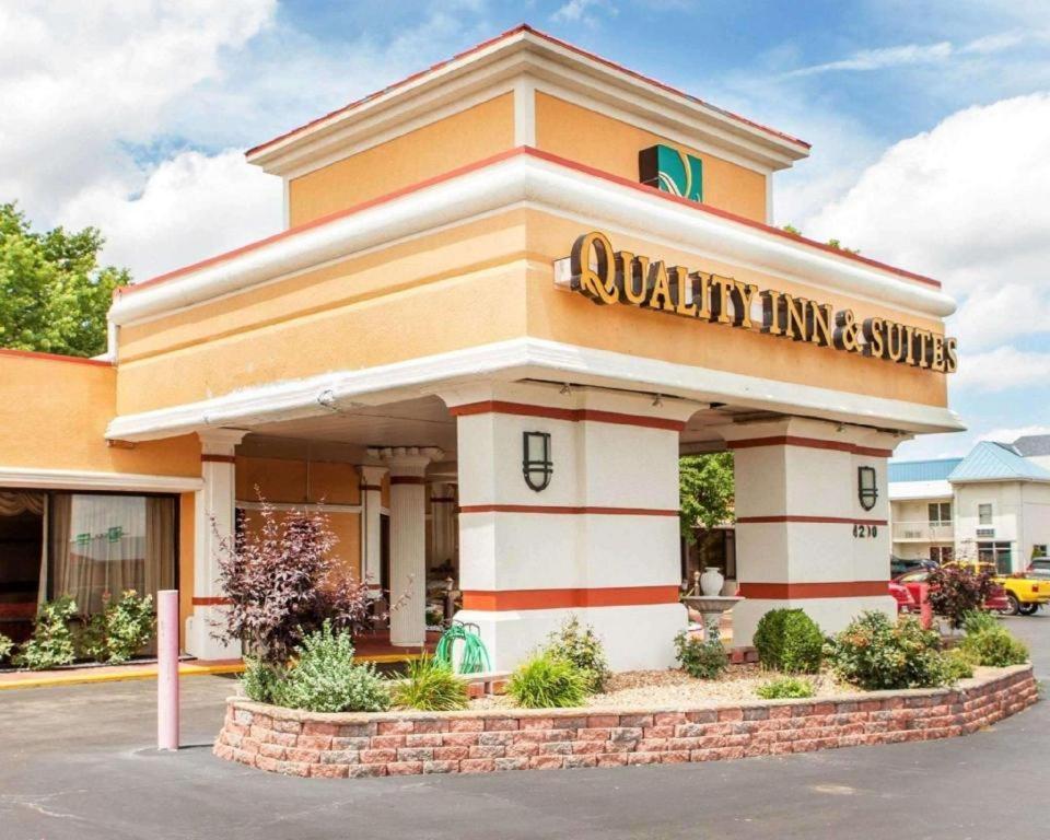 Quality Inn & Suites Kansas City - Independence I-70 East Extérieur photo