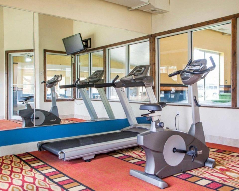 Quality Inn & Suites Kansas City - Independence I-70 East Extérieur photo
