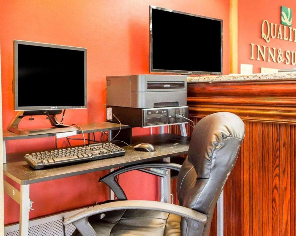 Quality Inn & Suites Kansas City - Independence I-70 East Extérieur photo