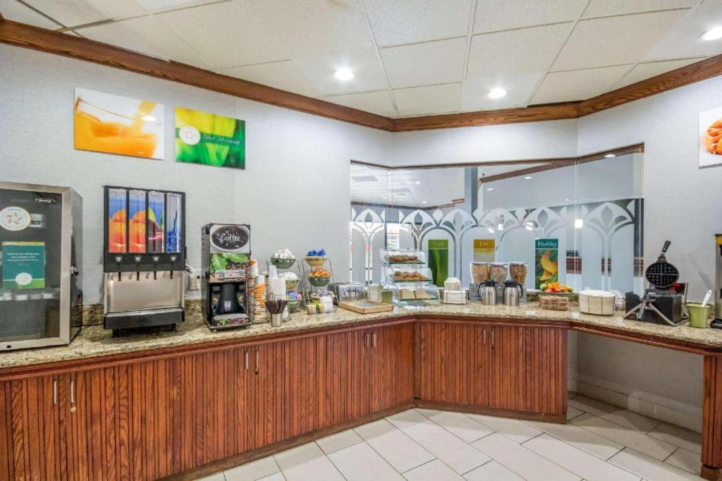 Quality Inn & Suites Kansas City - Independence I-70 East Extérieur photo