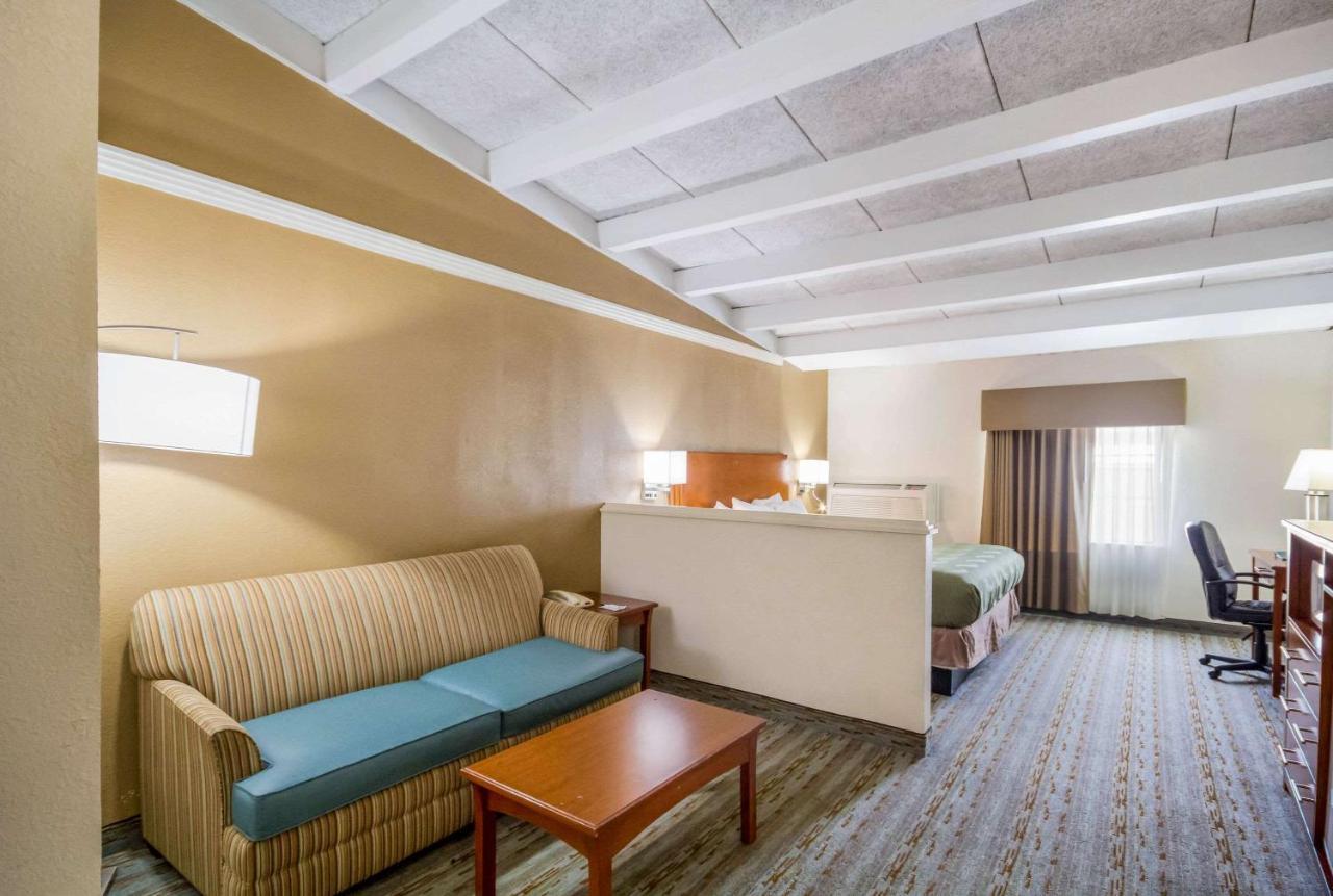 Quality Inn & Suites Kansas City - Independence I-70 East Extérieur photo
